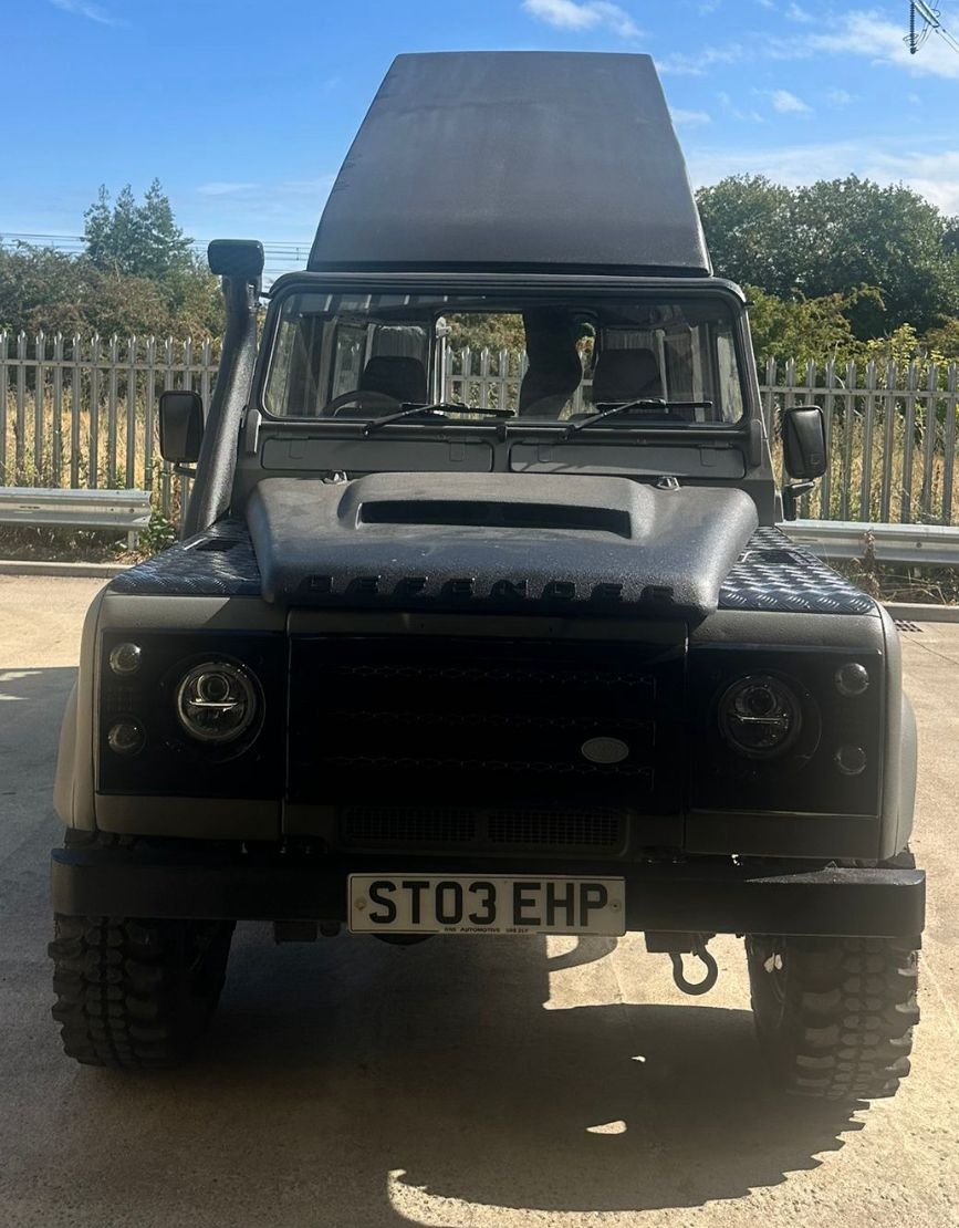 2003 Land Rover Defender 110 Image 10